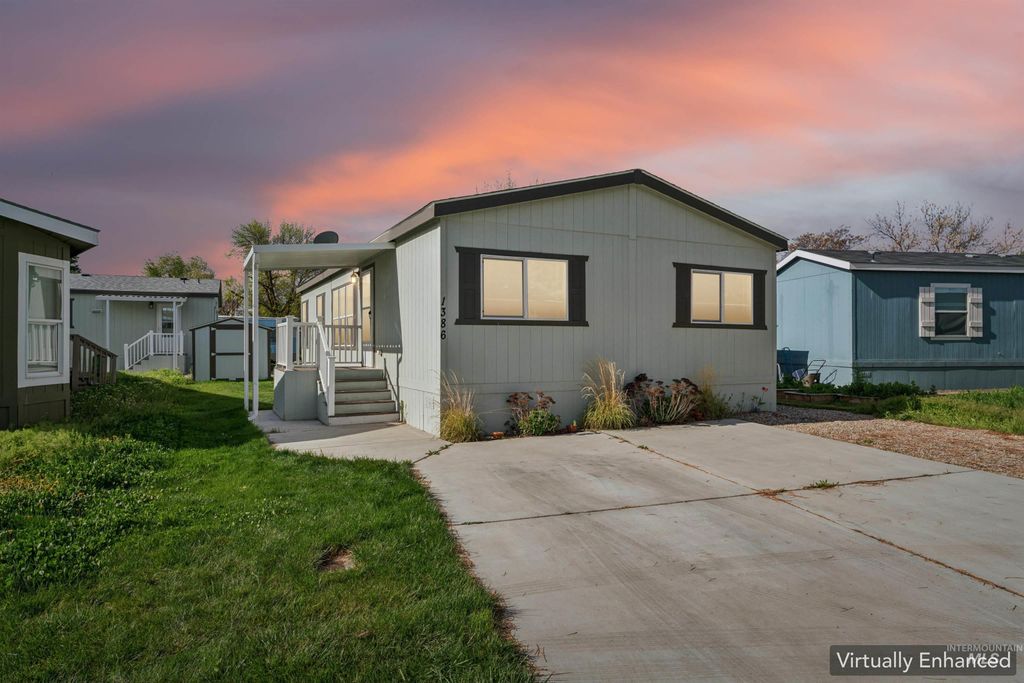 1386 N Arrow Ln, Boise, ID 83704