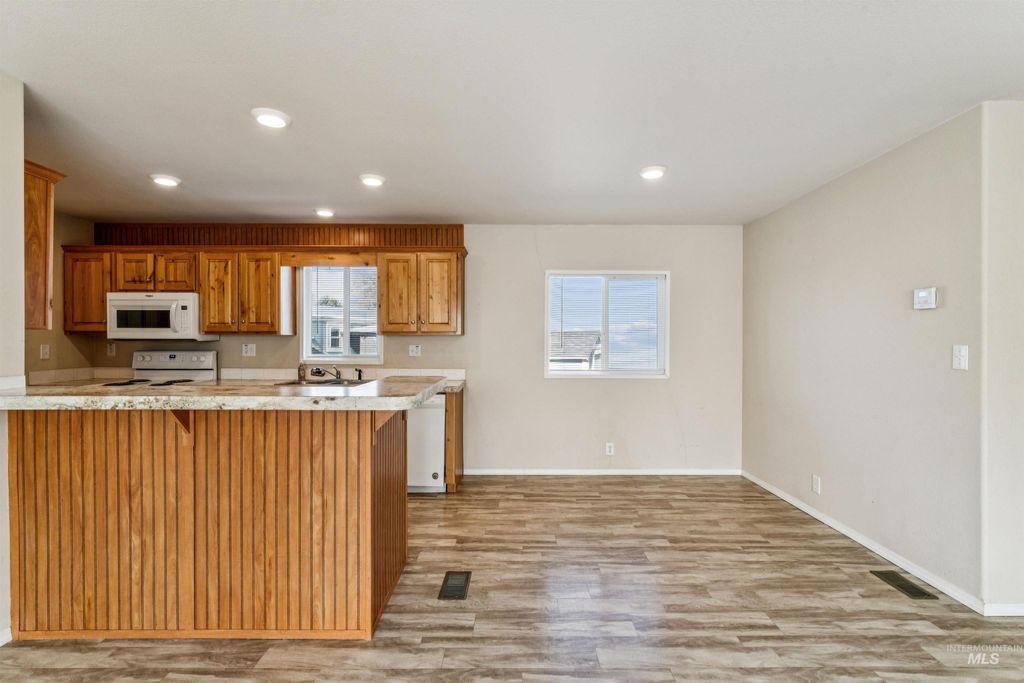 1386 N Arrow Ln, Boise, ID 83704 photo 13