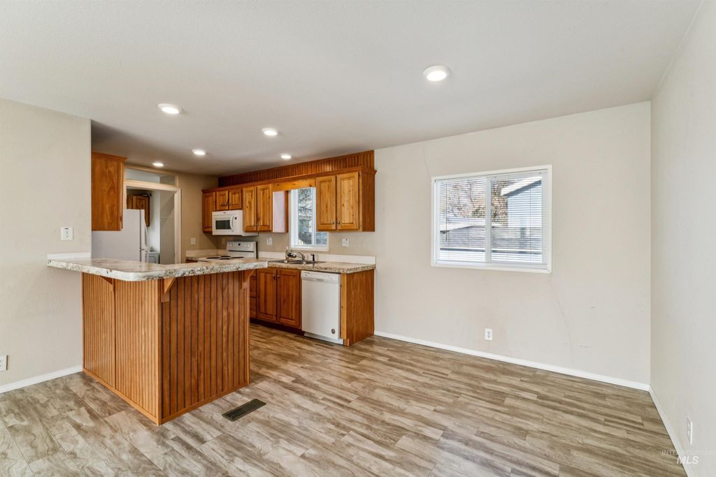 1386 N Arrow Ln, Boise, ID 83704 photo 14