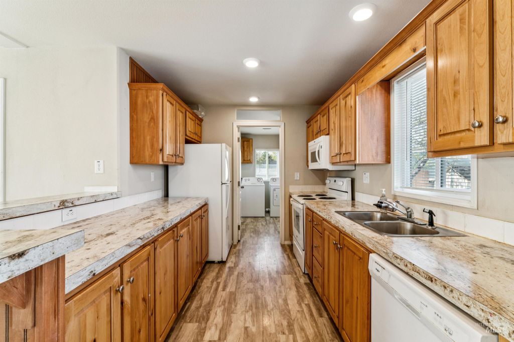 1386 N Arrow Ln, Boise, ID 83704 photo 18