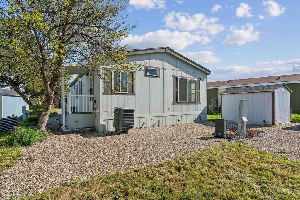 1386 N Arrow Ln, Boise, ID 83704 photo 8