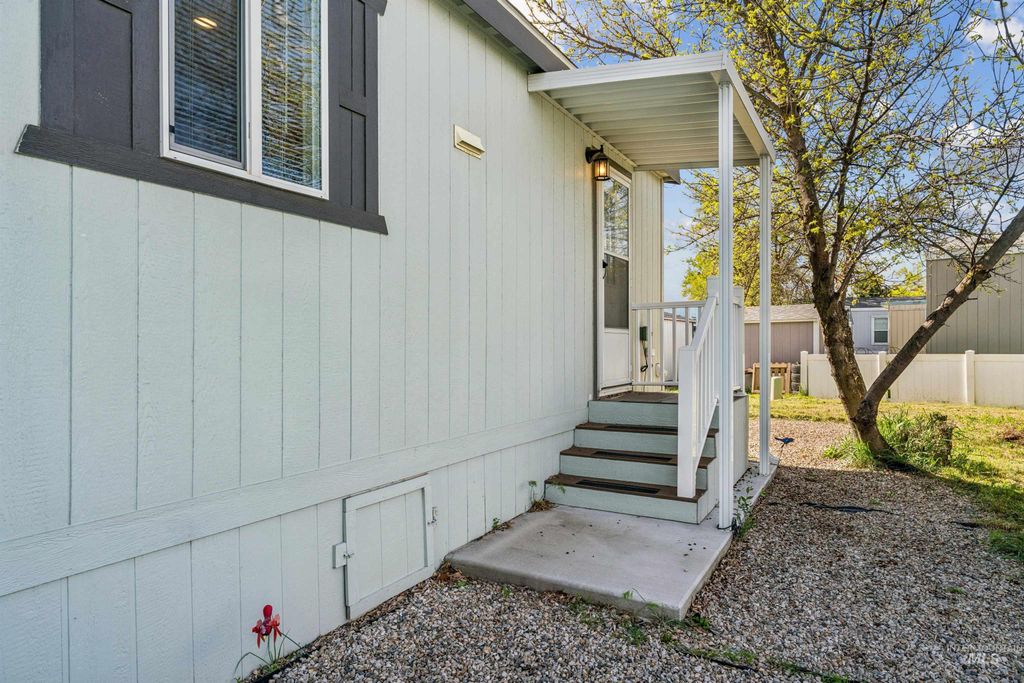 1386 N Arrow Ln, Boise, ID 83704 photo 9