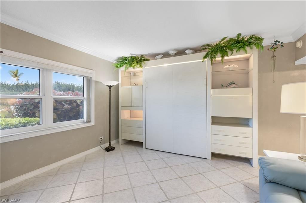 240 Seaview CT 105, MARCO ISLAND, FL 34145 — photo 2