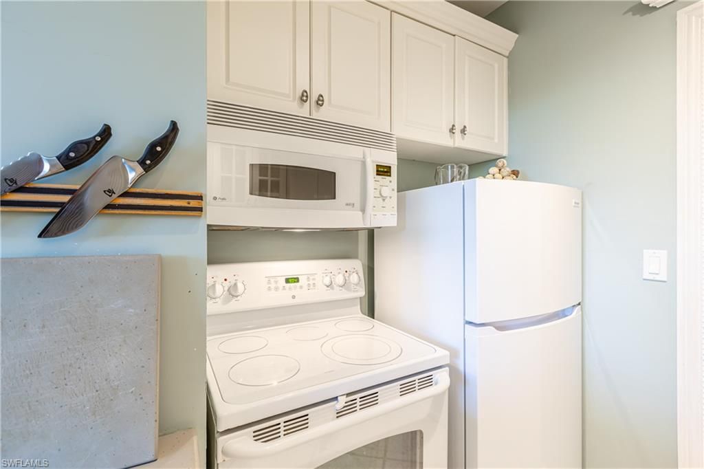 240 Seaview CT 105, MARCO ISLAND, FL 34145 — photo 5