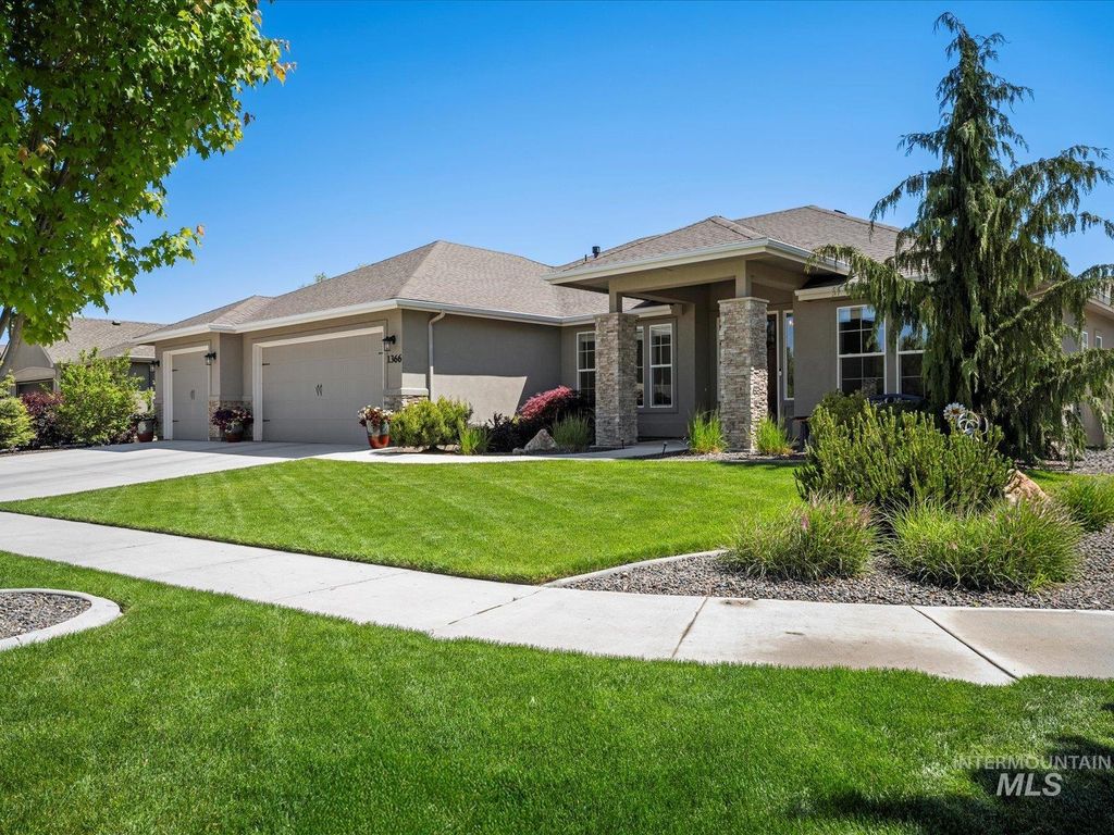 1366 N Waterbrook Way, Star, ID 83669