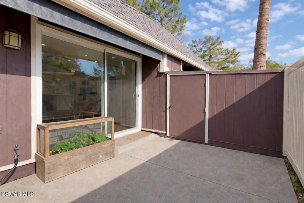 Image 18 of property listing at 28810 Conejo View Drive, Agoura Hills, CA 91301