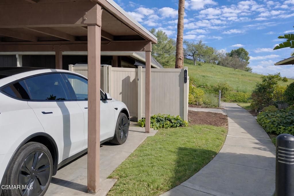 Image 19 of property listing at 28810 Conejo View Drive, Agoura Hills, CA 91301