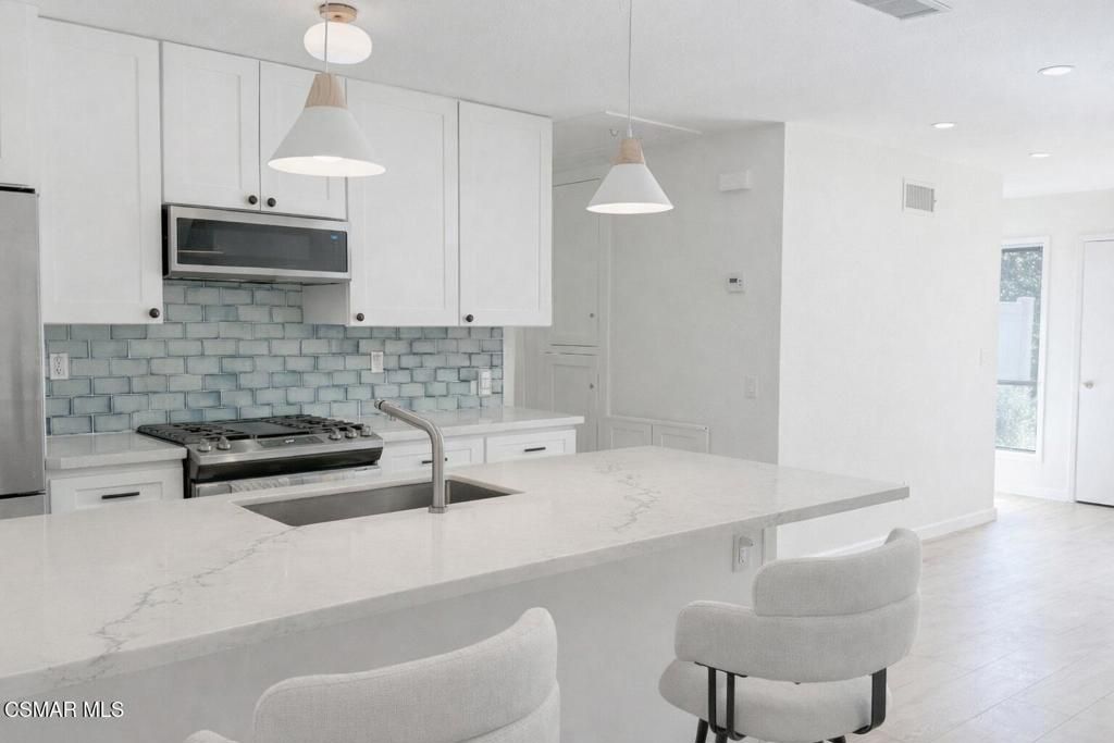 Image 5 of property listing at 28810 Conejo View Drive, Agoura Hills, CA 91301