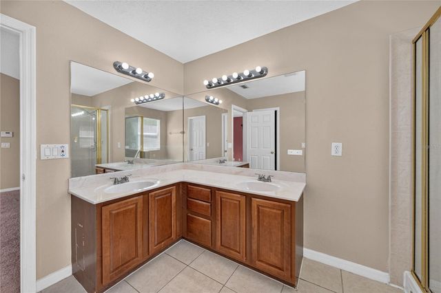 223 LARGOVISTA DR., Oakland, FL 34787