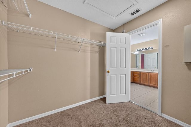 223 LARGOVISTA DR., Oakland, FL 34787