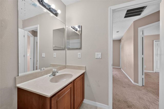 223 LARGOVISTA DR., Oakland, FL 34787