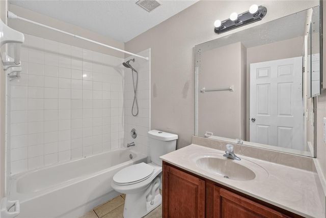 223 LARGOVISTA DR., Oakland, FL 34787