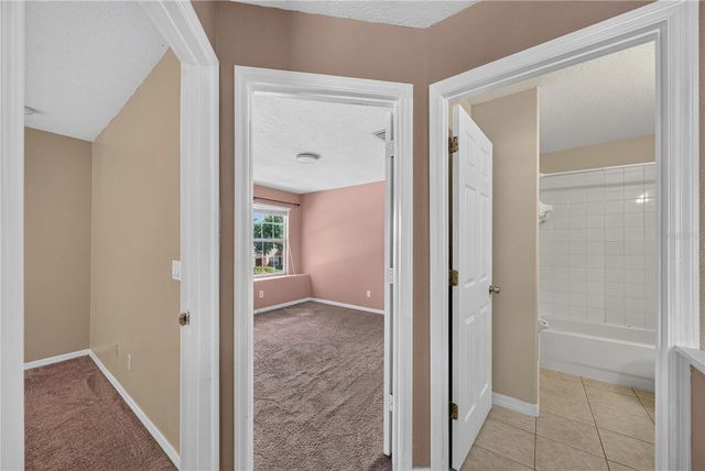 223 LARGOVISTA DR., Oakland, FL 34787