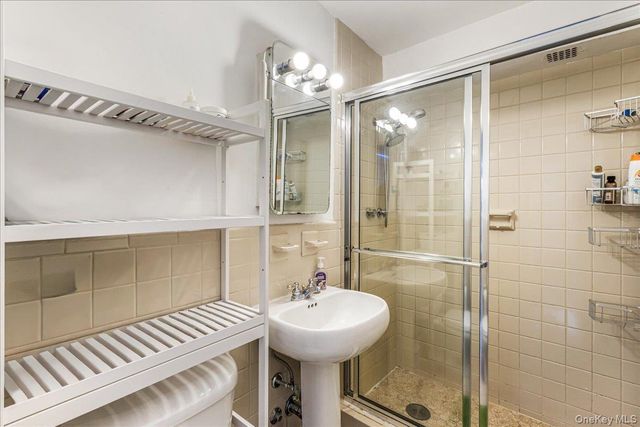 17-85 215th Street 16H, Bayside, NY 11360