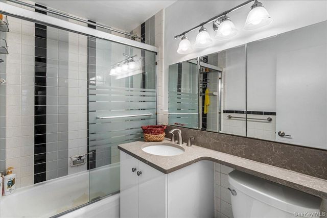 17-85 215th Street 16H, Bayside, NY 11360