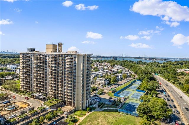 17-85 215th Street 16H, Bayside, NY 11360