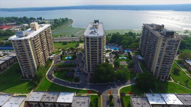 17-85 215th Street 16H, Bayside, NY 11360