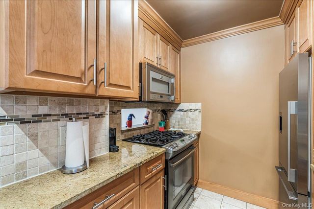 17-85 215th Street 16H, Bayside, NY 11360