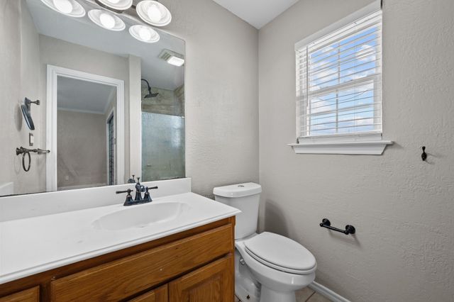 3904 Country Meadows Road, Granbury, TX 76049
