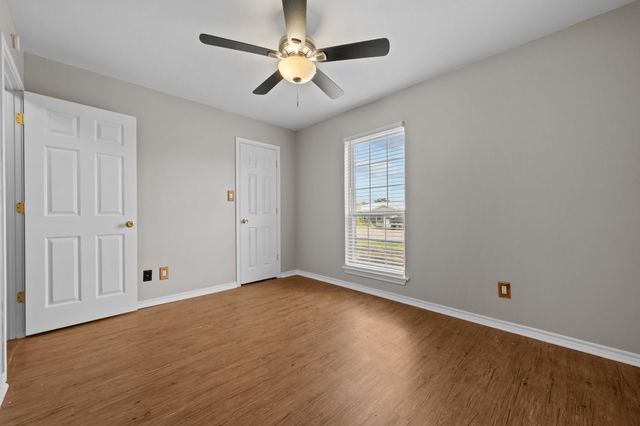 3904 Country Meadows Road, Granbury, TX 76049