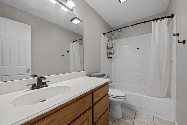 3904 Country Meadows Road, Granbury, TX 76049