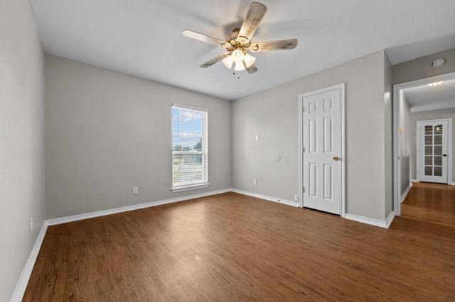 3904 Country Meadows Road, Granbury, TX 76049