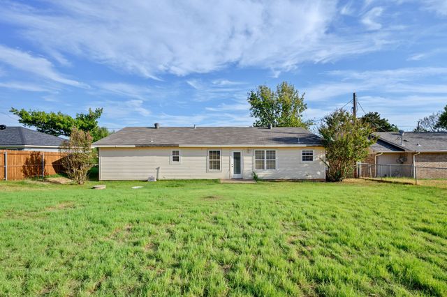 3904 Country Meadows Road, Granbury, TX 76049