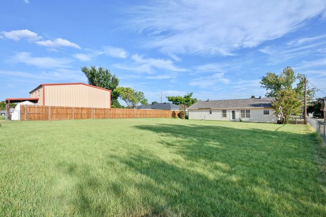 3904 Country Meadows Road, Granbury, TX 76049