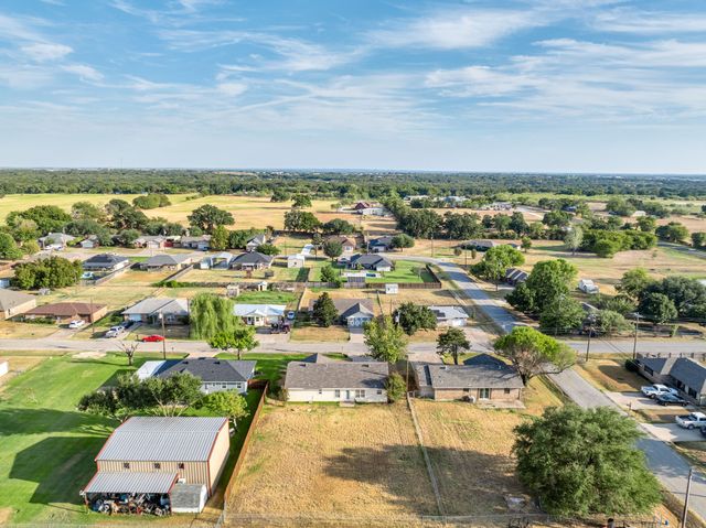 3904 Country Meadows Road, Granbury, TX 76049
