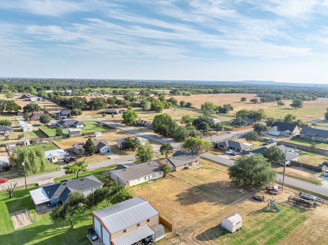 3904 Country Meadows Road, Granbury, TX 76049