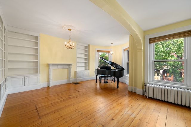 23 Cumberland St, Boston, MA 02115