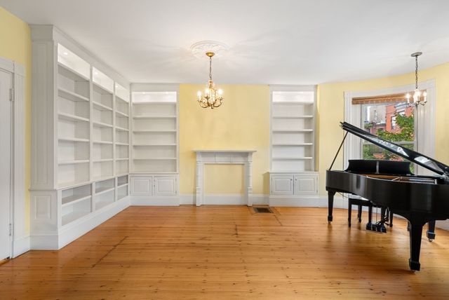 23 Cumberland St, Boston, MA 02115