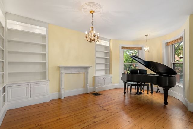 23 Cumberland St, Boston, MA 02115