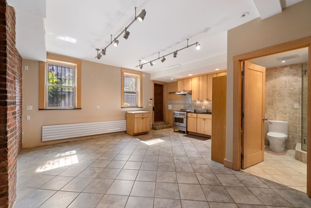 23 Cumberland St, Boston, MA 02115