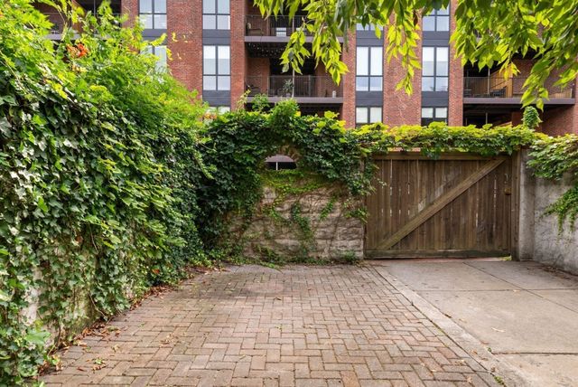 23 Cumberland St, Boston, MA 02115
