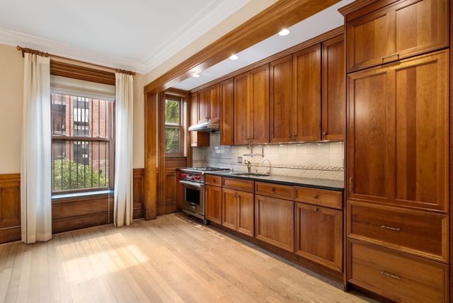 23 Cumberland St, Boston, MA 02115