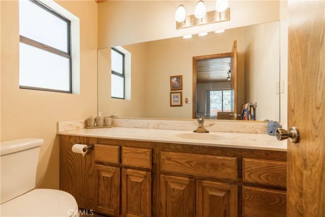 696 Menlo Drive, Big Bear Lake, CA 92315