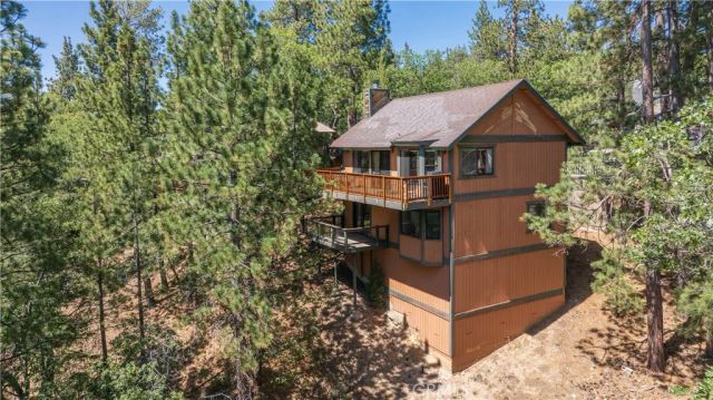 696 Menlo Drive, Big Bear Lake, CA 92315