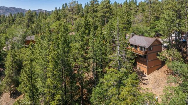 696 Menlo Drive, Big Bear Lake, CA 92315