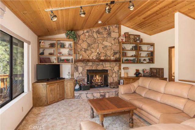 696 Menlo Drive, Big Bear Lake, CA 92315