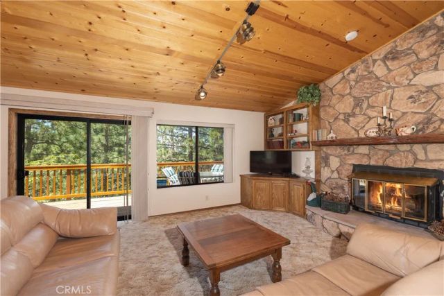 696 Menlo Drive, Big Bear Lake, CA 92315