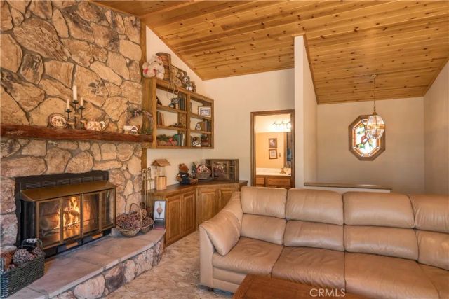696 Menlo Drive, Big Bear Lake, CA 92315