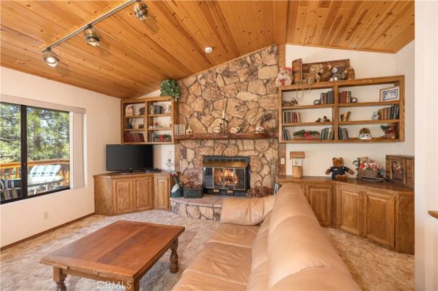 696 Menlo Drive, Big Bear Lake, CA 92315