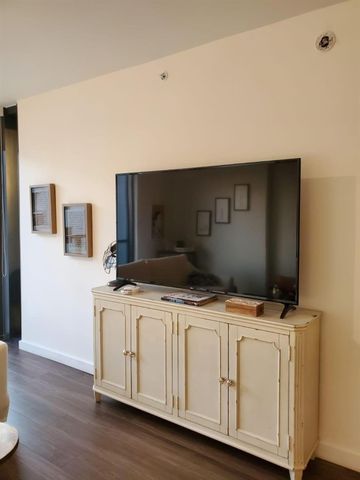 201 SW 17th Road 704, Miami, FL 33129