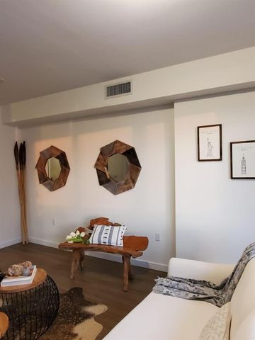 201 SW 17th Road 704, Miami, FL 33129