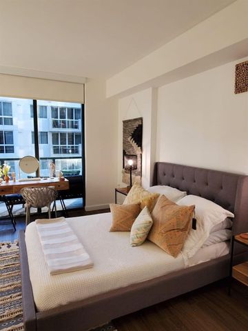 201 SW 17th Road 704, Miami, FL 33129