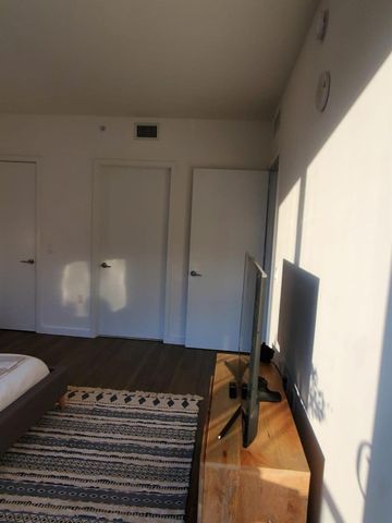 201 SW 17th Road 704, Miami, FL 33129