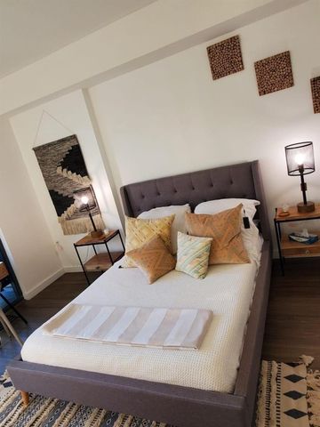 201 SW 17th Road 704, Miami, FL 33129