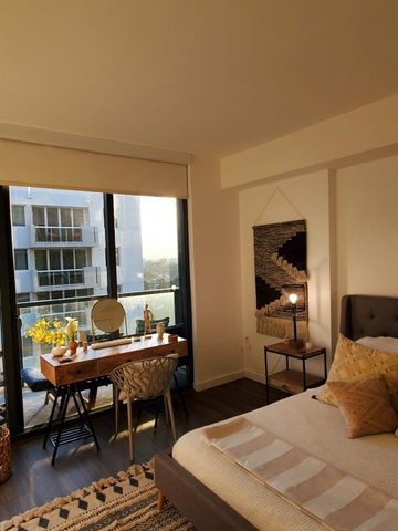 201 SW 17th Road 704, Miami, FL 33129