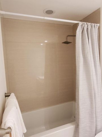 201 SW 17th Road 704, Miami, FL 33129